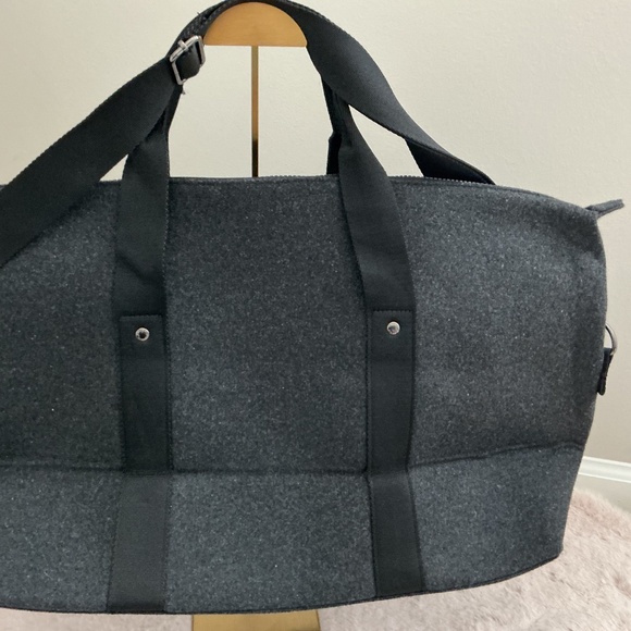 GWP Coach Duffle Bag - Picture 2 of 2